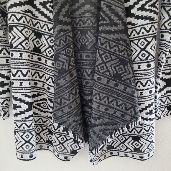 American Eagle Women's sz XS Tribal print Sweater Open Front Waterfall Cardigan - Picture 5 of 10